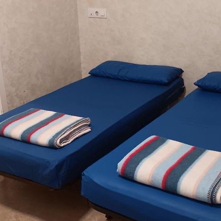 Albergue Santiago Apostol Логроньо Экстерьер фото