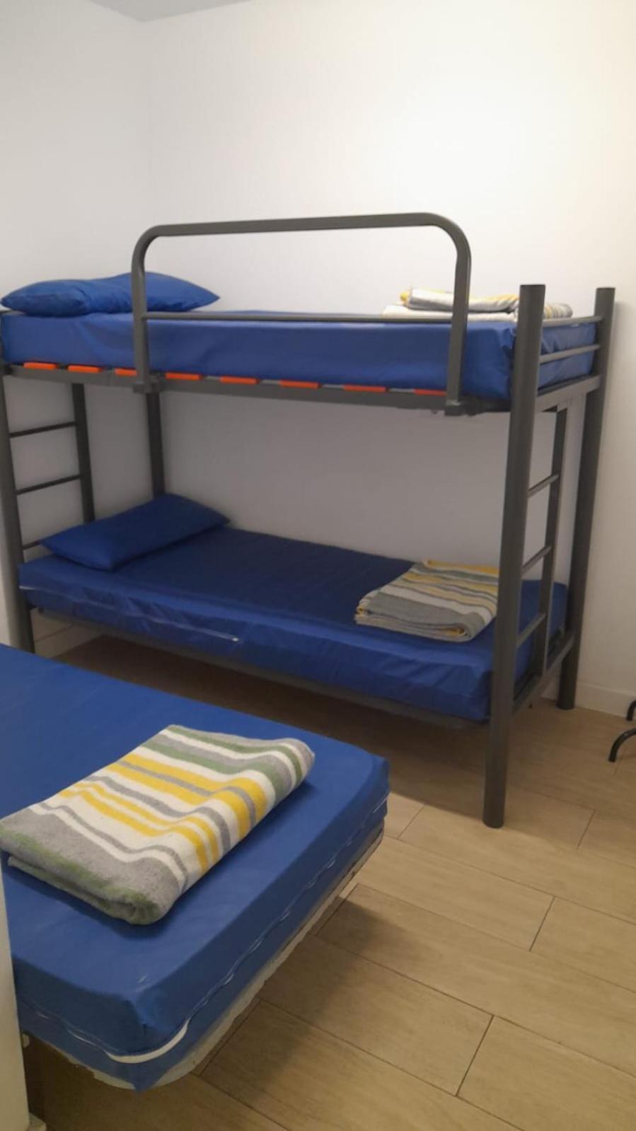 Albergue Santiago Apostol Логроньо Экстерьер фото