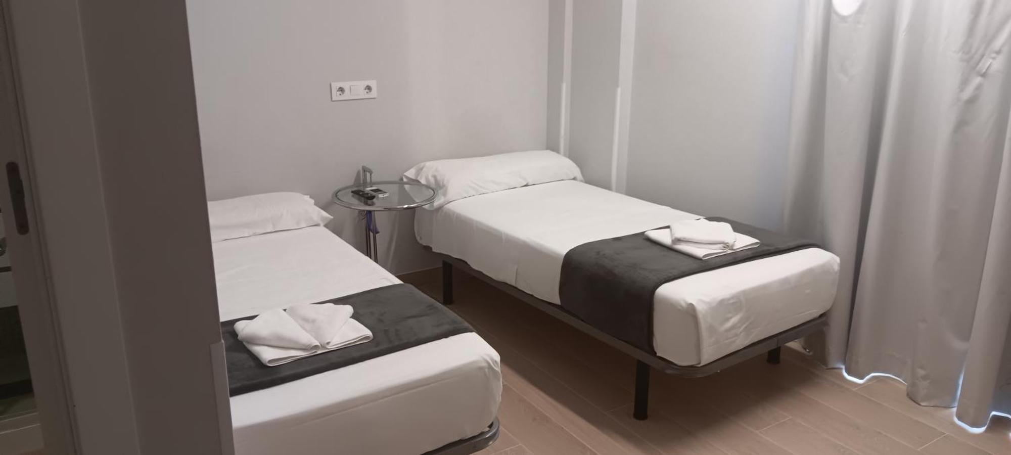 Albergue Santiago Apostol Логроньо Экстерьер фото