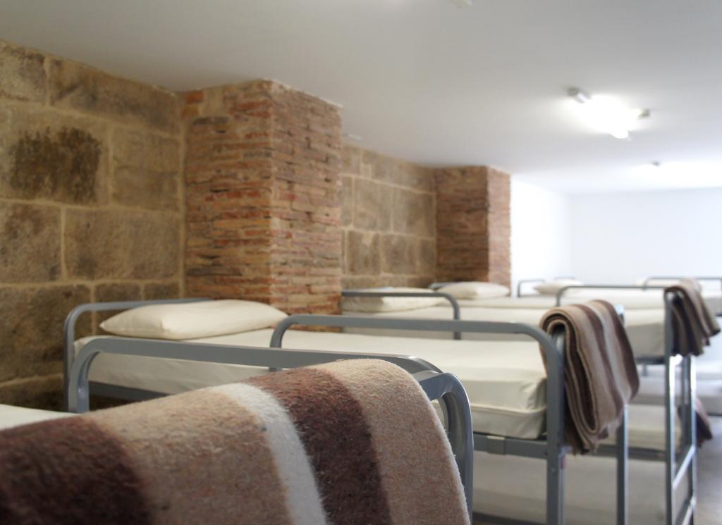 Albergue Santiago Apostol Логроньо Экстерьер фото